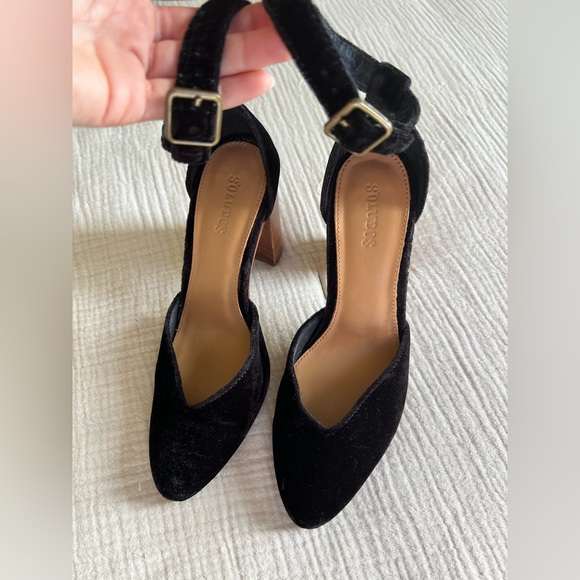 Soludos Size 7.5 Velvet Collette Heel in Black. In great condition! - Picture 2 of 6